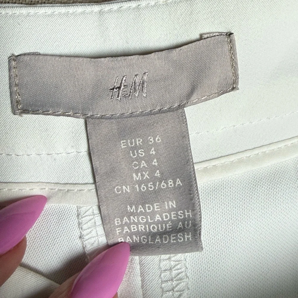 H&M Tailored Shorts Ivory Gold Crest Button Preppy Nautical Classic 4 - Picture 8 of 11